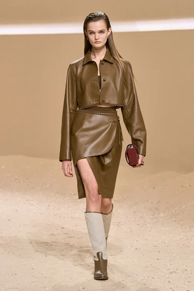 Look 3